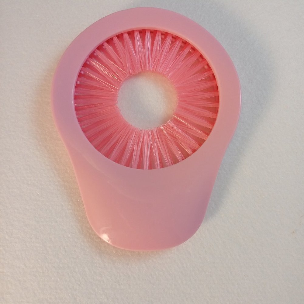 NWT Corn Silk Remover Vegetable Washer Cleaner Pink Bristle Brush Kitchen Gadget
